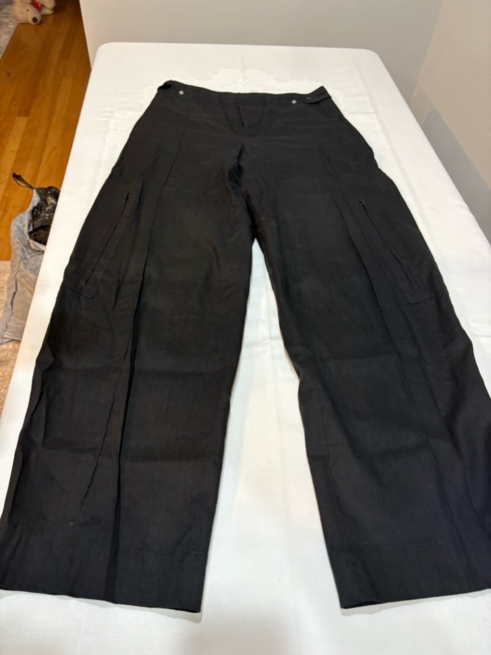 Vince Black Relaxed Cargo Trousers